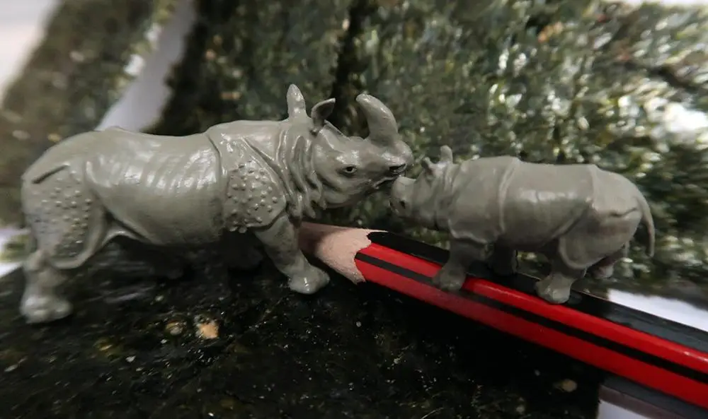 

2PSC 1/87 Model Train Ho Scale Animal Rhino Diorama Miniatures Figures Sand Table Model Scene Creative Macro Photography Props