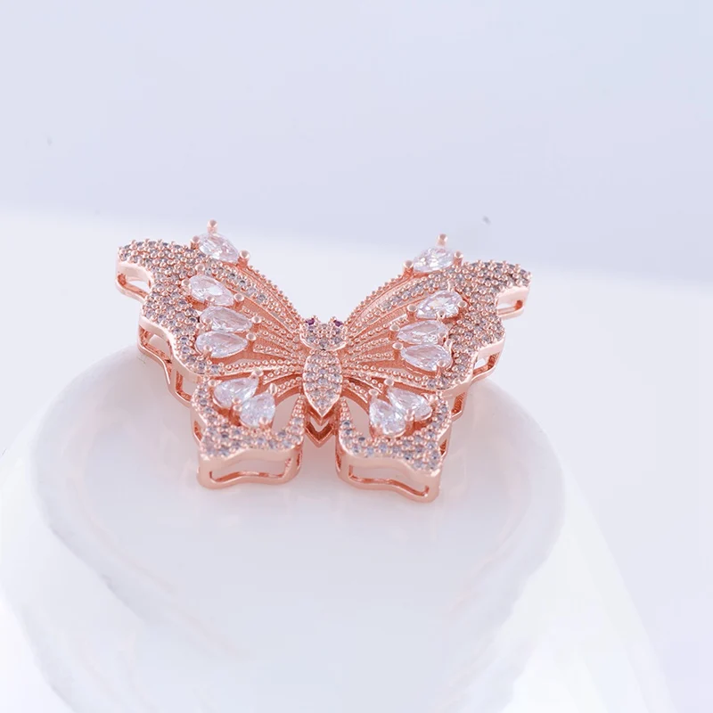 

Top Quality Copper Crystal Butterfly Pendants for DIY Women Long Necklaces Accessories Handmade DIY Pearl Jewellery Decoration