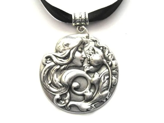 Flower Goddess Ribbon Choker, Goddess Flora Necklace 38mm