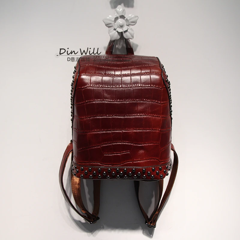 

Female Fashionable Cow Leather Backpack Girl Crocodile Grain Embossed Head Layer Cowhide Large Capacity Alligator Women Backpack