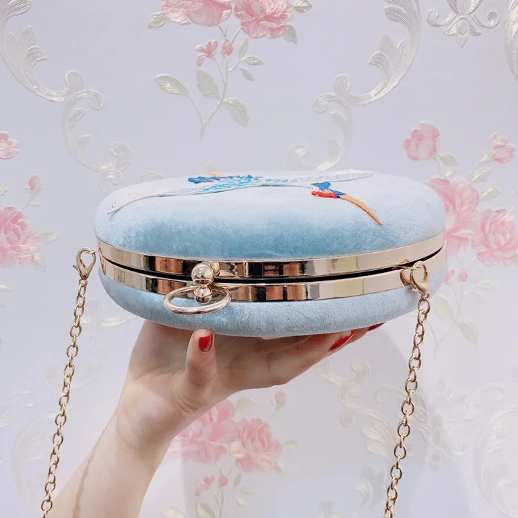 10841356180_647924961