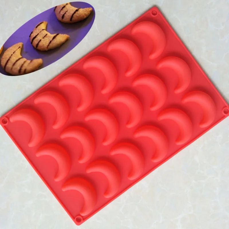 

18 Even Moon Shape Silicone Chocolate Mold DIY 3D Laughing Eyes Fondant Molds Party Cake Decorating Tools