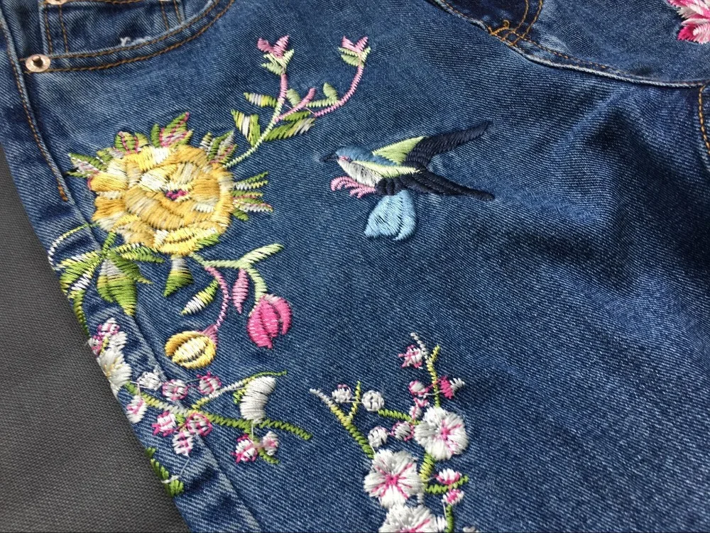 2017 Europe and the United States women\'s three-dimensional 3D heavy craft bird flowers before and after embroidery high waist Slim straight jeans large code system 46 yards (17)