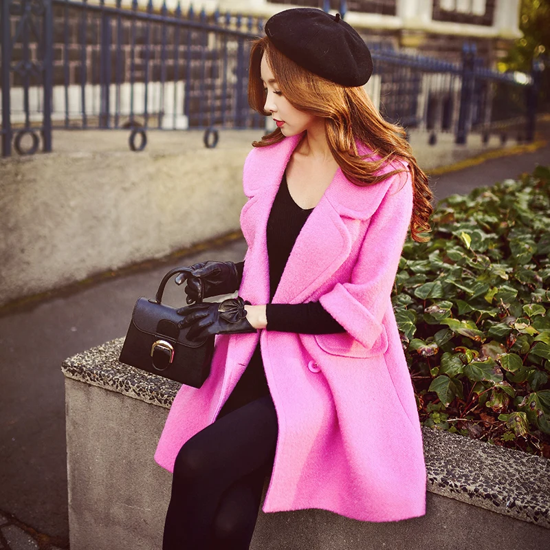 Можно быть девушкой в розовом. Яркое пальто. Можно быть девушкой в розовом. Розовое пальто. Блондинка в пальто.