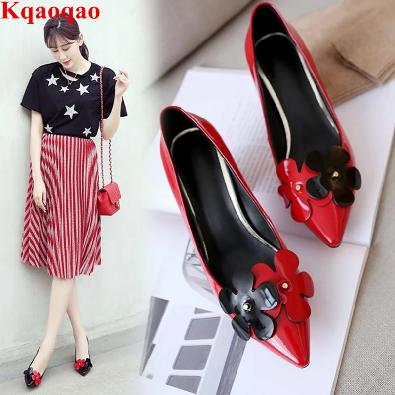

Hot Brand Pointed Toe Med Square Heel Flower Decor Wedding Party Runway Star Shoes Spring Patent Leather Lady Chaussures Femmes