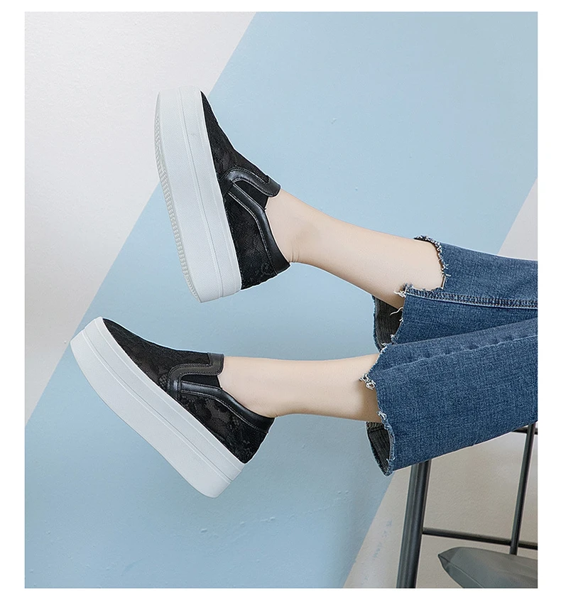 woman sneaker
