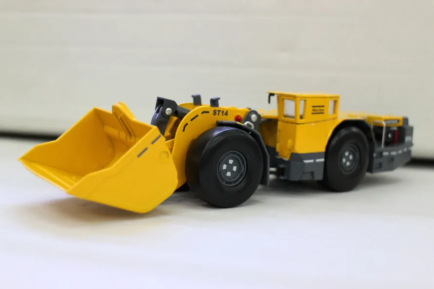 Сплав модель 1:50 Atlas Copco Scooptram ST14 туннельный погрузчик инженерное оборудование литье под давлением игрушка модель для коллекции украшения - Цвет: Цвет: желтый