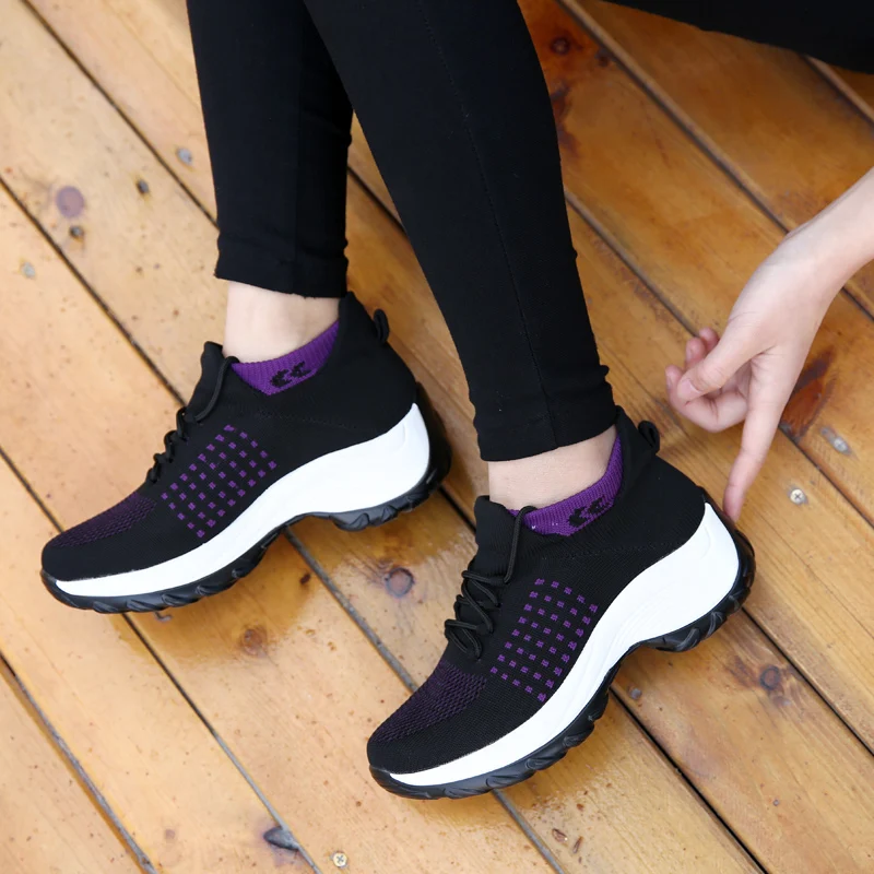 Теннисные туфли для женщин, дышащие кроссовки из сетчатого материала, спортивная обувь для женщин, профессиональные спортивные кроссовки, большие размеры 35-42