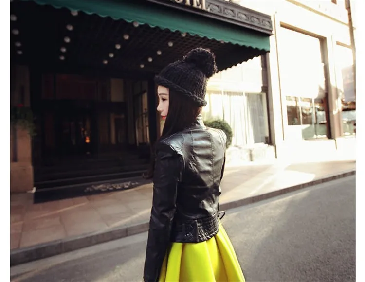 2560829964_1815838503