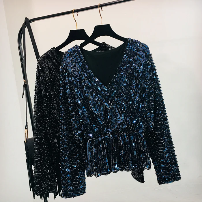 

2018 New European Style Sequins Shirt Women Fashion Bling Long Sleeved T-shirt Bat Sleeve V Collar Sequined Shirts Crop Top Tops