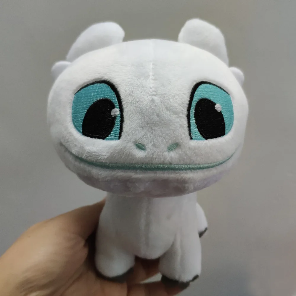

2019 New Movie How to Train Your Dragon 3 Toothless Plush Toy Light Fury Soft White Dragon Stuffed Doll 22cm Free shipping