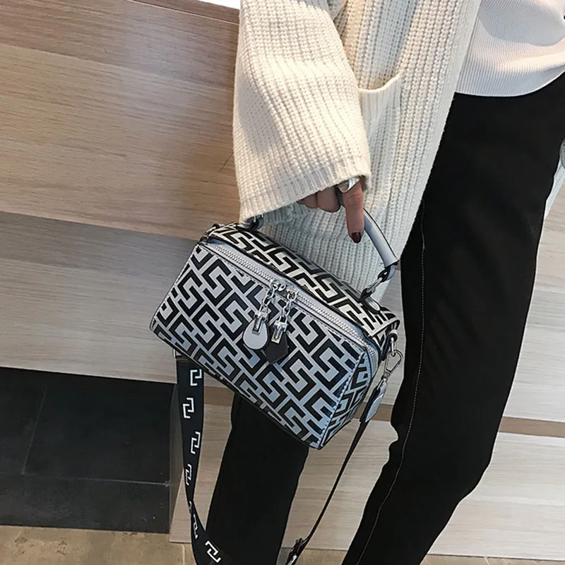 Women Fashion Printing Wide Shoulder Bag INS Popular Leather Handbag Exuqisite Female Messenger Bags Lady Luxury Bolsa SS3493 (23)
