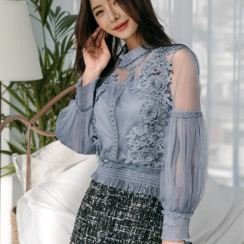 Goede 2018 Lente Zomer Koreaanse Mode Sexy Kant Blouse Vrouwen Lantaarn Mouwen Bloemen Elegant Off Schouder Tops Mesh Kleding