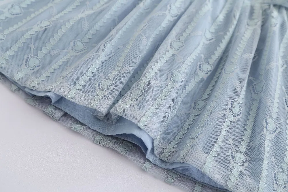 8777737673_1361475444