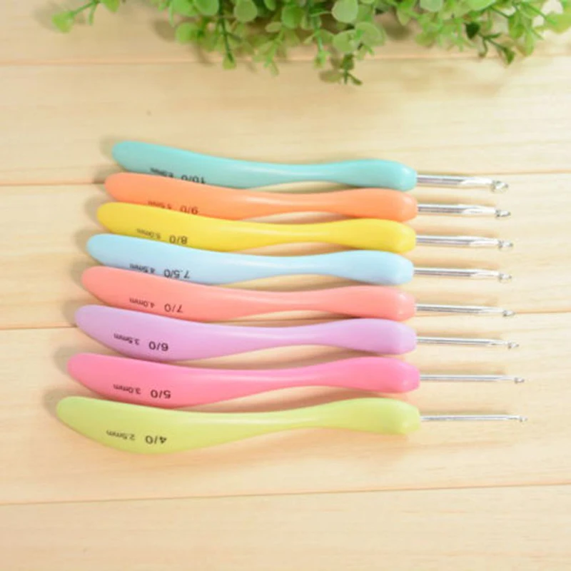 8pcs 8 colors Colorful Plastic Handle Aluminum Crochet Hook Knitting Needles