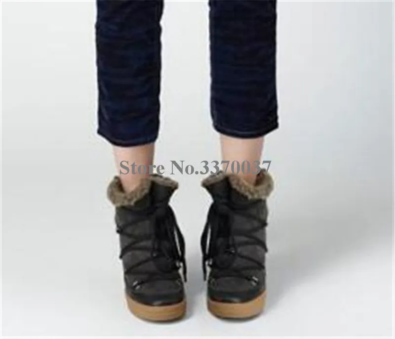 Женские зимние брендовые полусапожки на танкетке с круглым носком и мехом внутри; теплые зимние сапоги на шнуровке, визуально увеличивающие рост; повседневная обувь