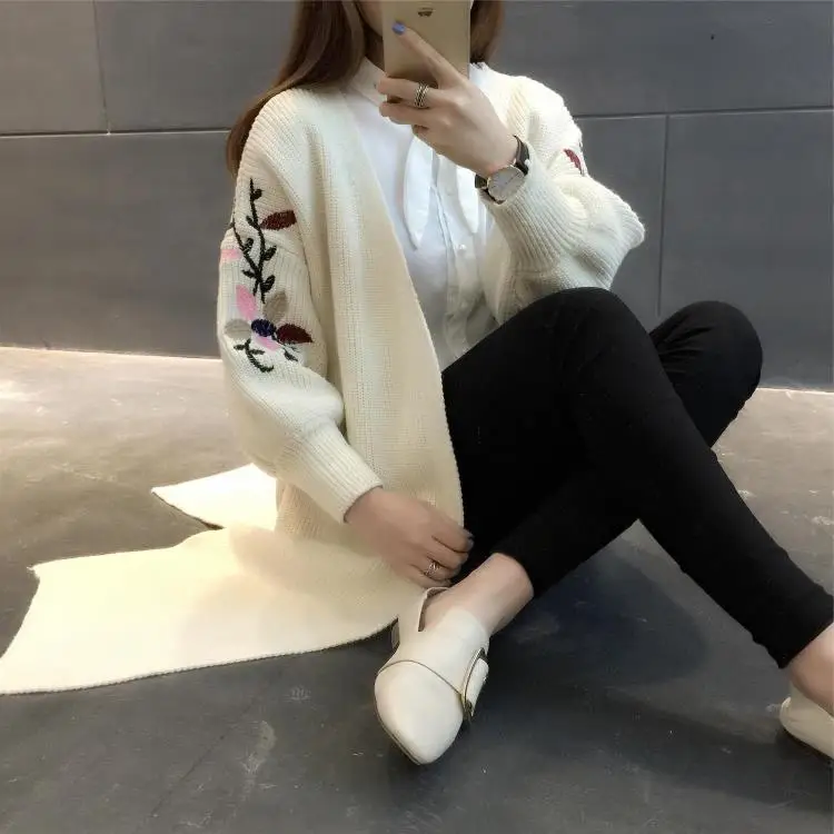 YAGENZ свитер для молодых женщин большого размера вязаный кардиган модный свитер пальто с вышивкой женская одежда высокого качества BN2129