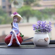 Клубника девушка мультфильм фигурка автомобиль украшения игрушки приборная панель кукла авто аксессуары Автомобильные украшения для девочек