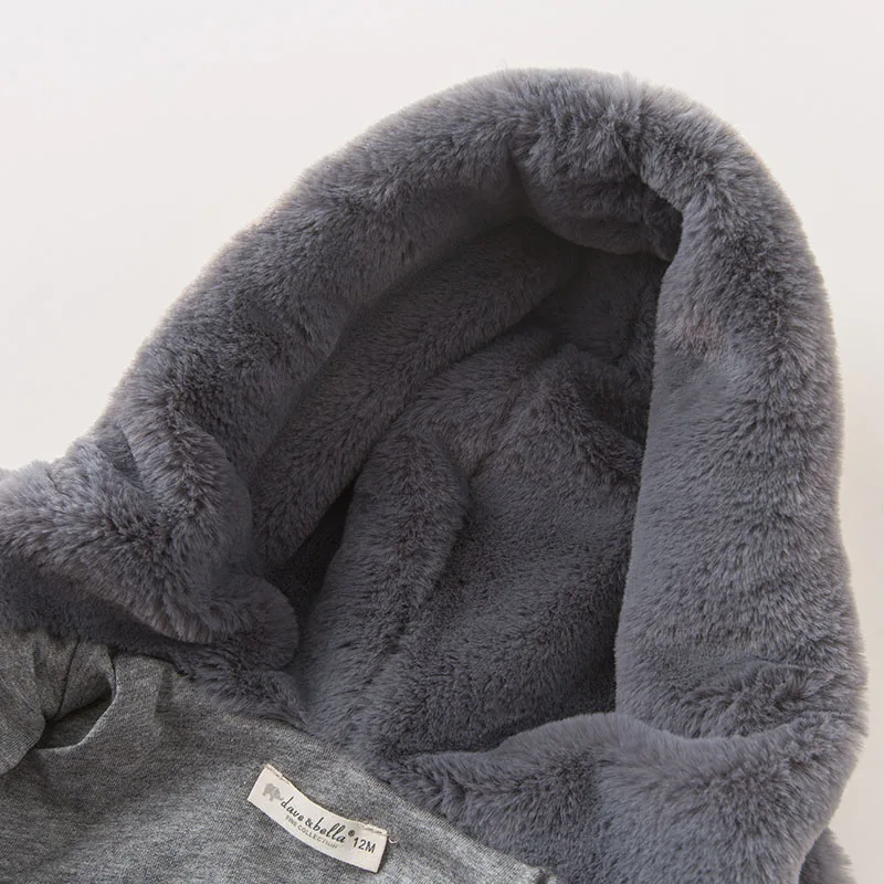 DB5975_0042_6Y3A4773