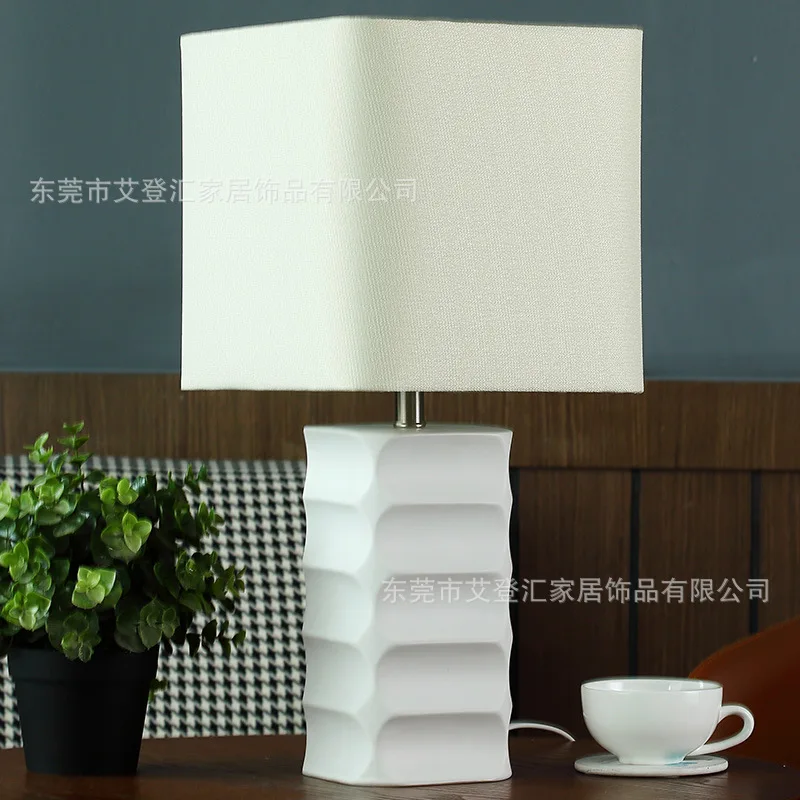 Tuda белая керамическая настольная лампа Европейский стиль настольная лампа для спальни прикроватная настольная лампа гостиная настольная лампа - Цвет абажура: Белый