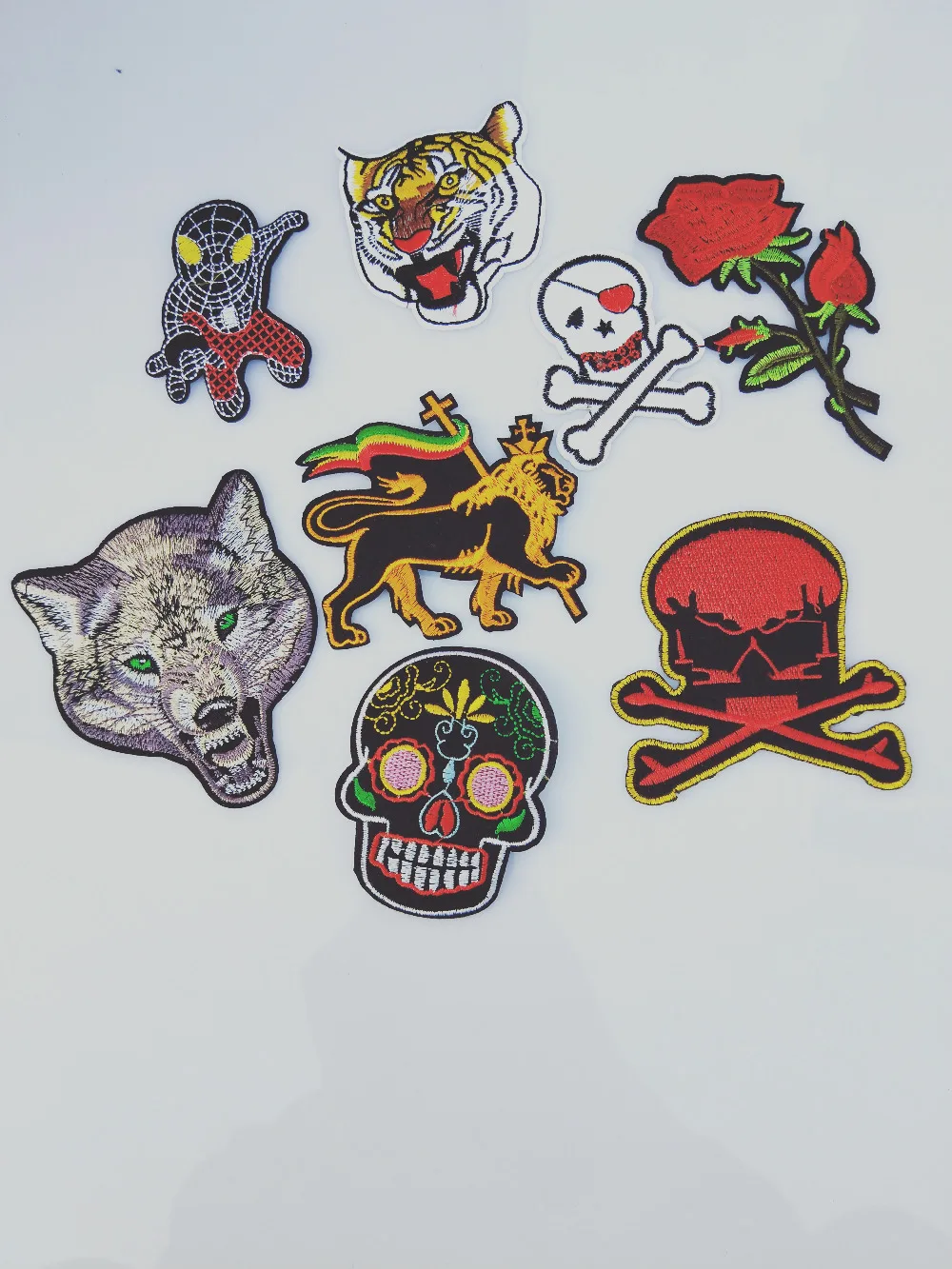

1 PCS tiger Animal Clothes Embroidered Iron on Patches for Clothing DIY Stripes Motif Appliques Garment Wolf parches