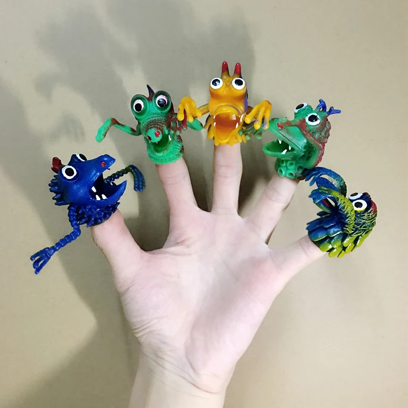

5pcs High quality Halloween gifts colorful mini TPR Monster Finger funny kids toy for capsule vending machine wholessale