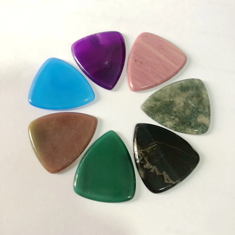 Buy Medium Gauge Traditional Style Guitar Pick"Round