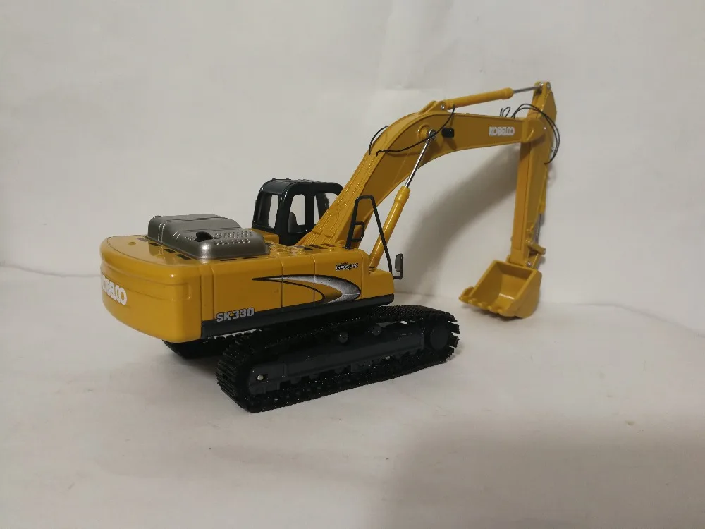 1:50 KOBELCO SK330 экскаватор с желтой игрушкой