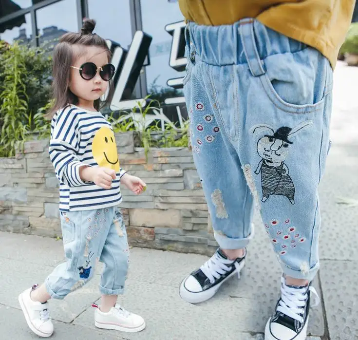 2017 Spring New Baby Girl Jeans Cartoon Rabbit Mouse Hole Loose Denim Pants Long Trousers Children