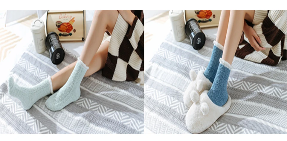 Hot adies Comfortable Winter New wWrm Bed Socks Floor Home Fluffy Candy Color Socks Coral Fleece Feet In The Tube Christmas (2)
