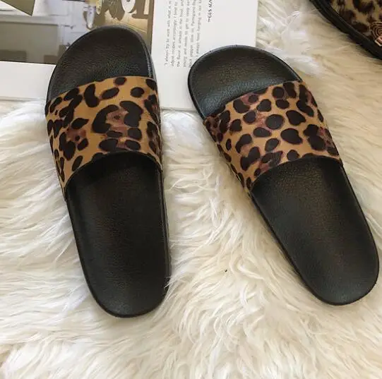 

Free shipping 2019 sexy new European and American street leopard-print slippers fashionable ladies wear flip-flops outside