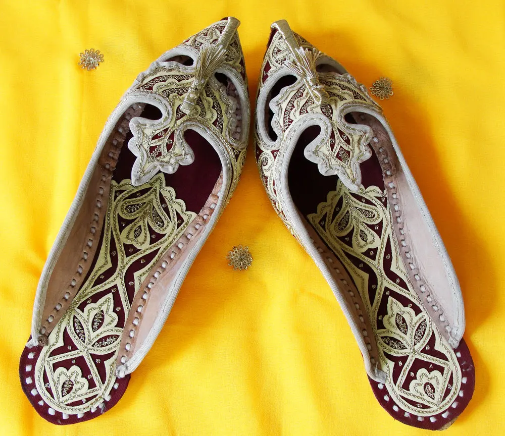 Indian and Pakistani style handmade women's leather flat shoes A001