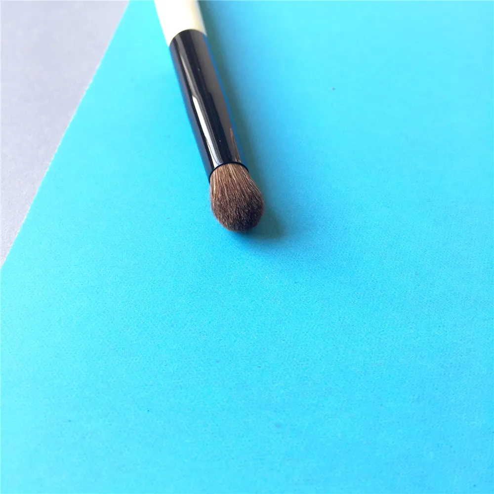 Bobbi Brown Eye Smudge Brush _ 10