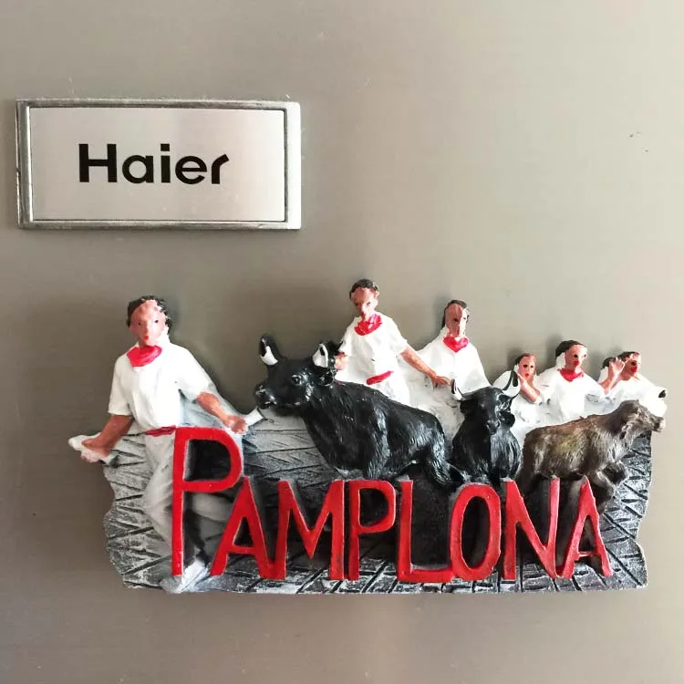 Испания Pamplona фестиваль сувенир холодильник стерео живопись