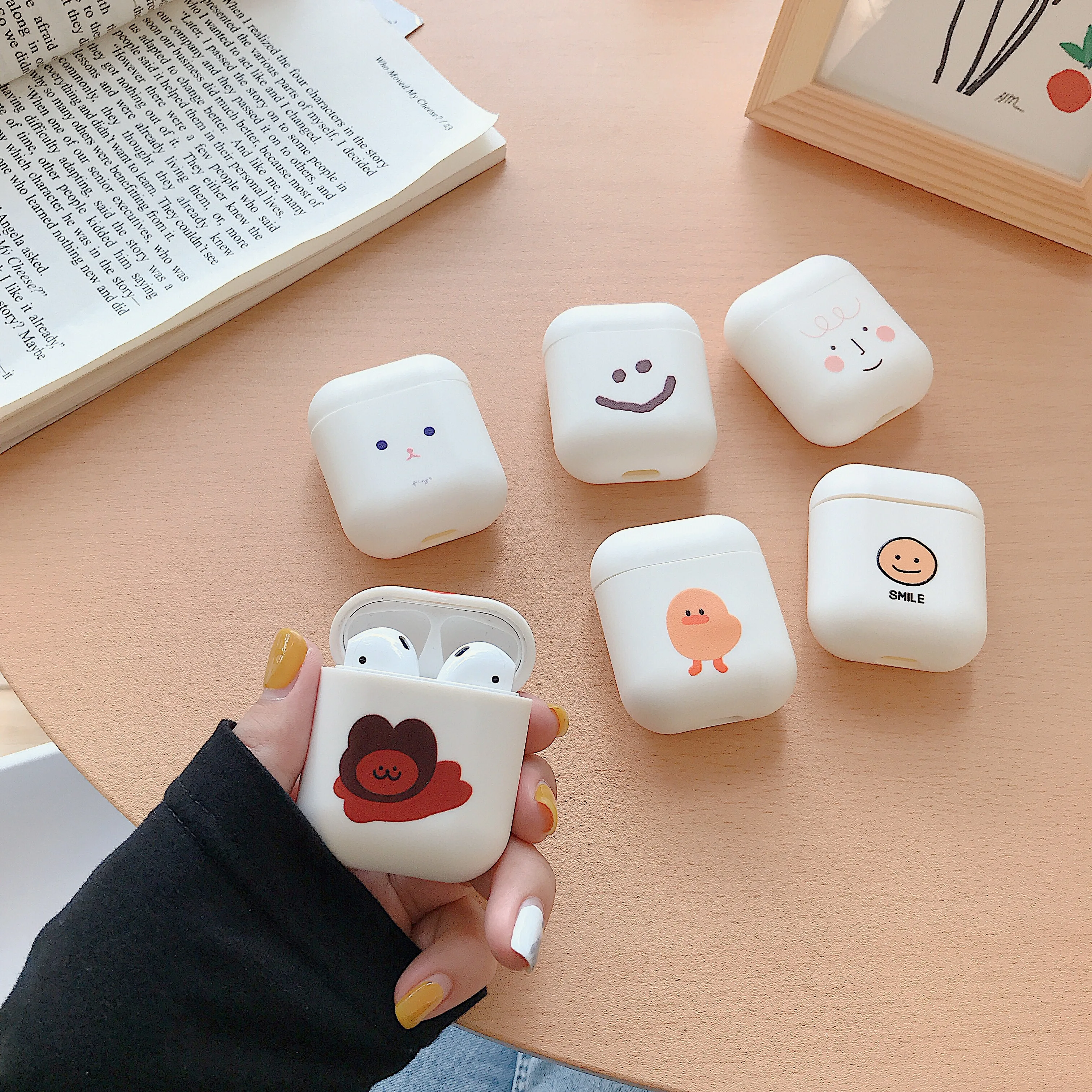 

For AirPods Case lovely Smiley face Pattern Soft Silicon Cover Bluetooth Wireless Earphone Case sFor Airpods Case funda