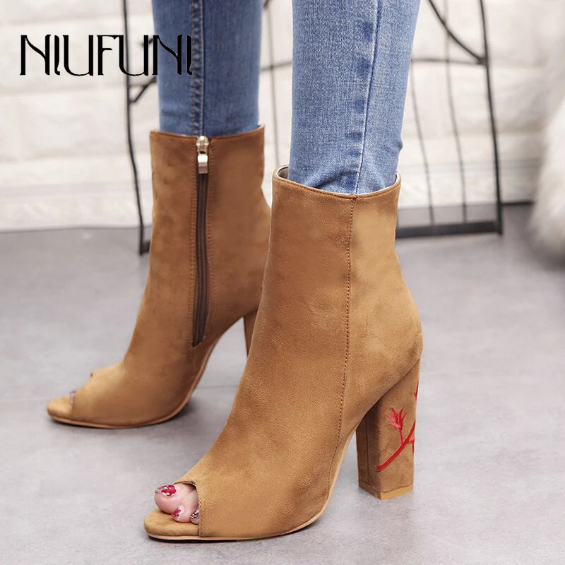 New Women Embroidered Chelsea Ankle Boots Block Heels Side Zipper Casual Shoes