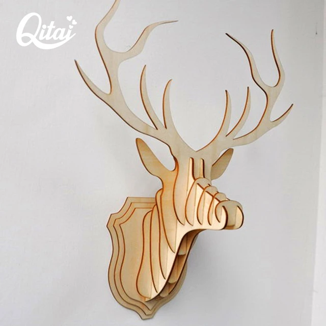 Tête de cerf en feutre avec cintre en bois, 58cm, 2ass marron et blanc -  HIT Trading