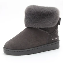 Женские ботинки; коллекция года; новые зимние ботинки; повседневная обувь на плоской подошве с мехом; модная плюшевая Толстая Теплая обувь с заклепками; нескользящая обувь из искусственного меха; большие размеры 35-40