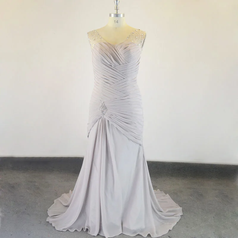 

Sleeveless Ruched Long Chiffon Mermaid Mother Of The Bride Plus Size In Grey