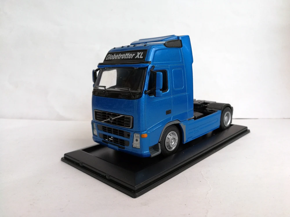 volvo truck blue (2)
