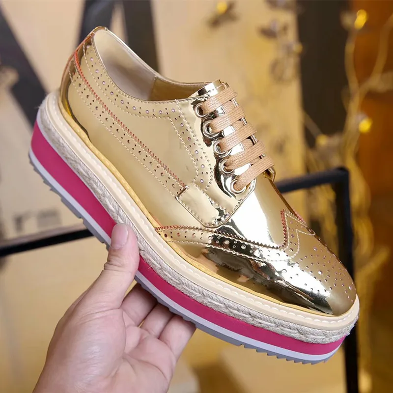 

2018 Retro Stylish Woman Casual Shoes Wedges Woman Shoes Platform Flower Pattern Design Front Lace Up Square Toe Low Top Shoes