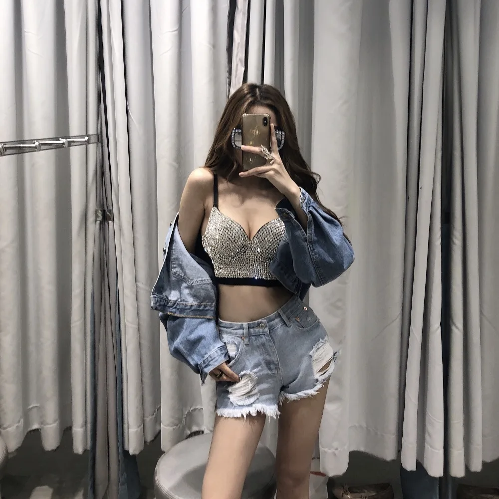 01 -  - _ -  - _ -  (2)