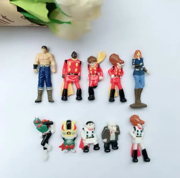 toy human figures