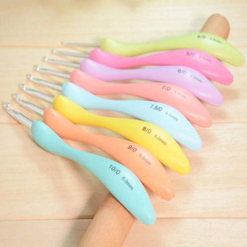 8pcs 8 colors Colorful Plastic Handle Aluminum Crochet Hook Knitting Needles