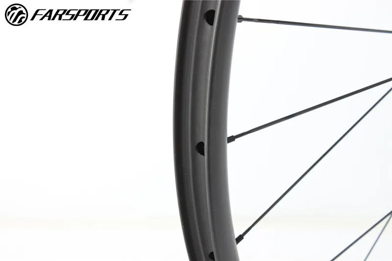 Hookless MTB wheelsets