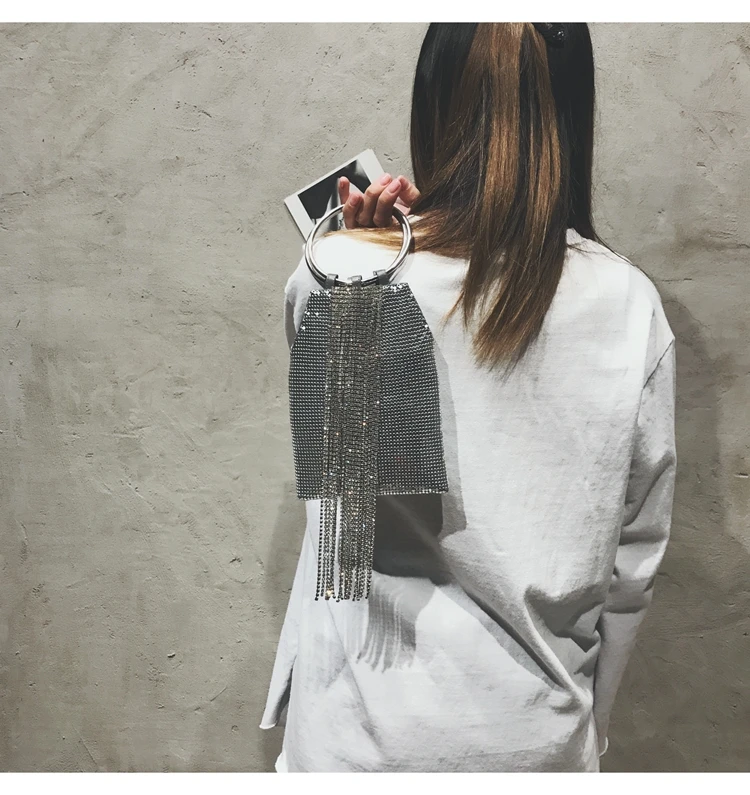 Модная роскошная женская вечерняя сумочка из искусственной кожи черного и серебристого цвета с кисточками и стразами