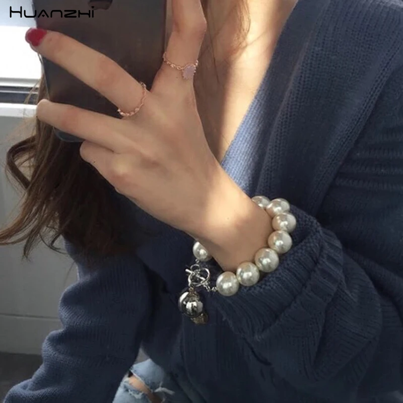 

HUANZHI 2019 New Korean Exquisite Large Imitation Pearls Silver Metal Ball Pendant Chain Jewelry Bangle for Women Girl Party