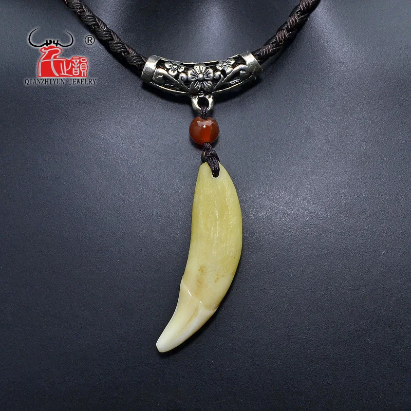 Woman's Necklace Men's Bone Pendant Tibetan Amulet Fangs Real Natural Tooth Vintage Silver Wolf Tooth Charm White Brown Ecru