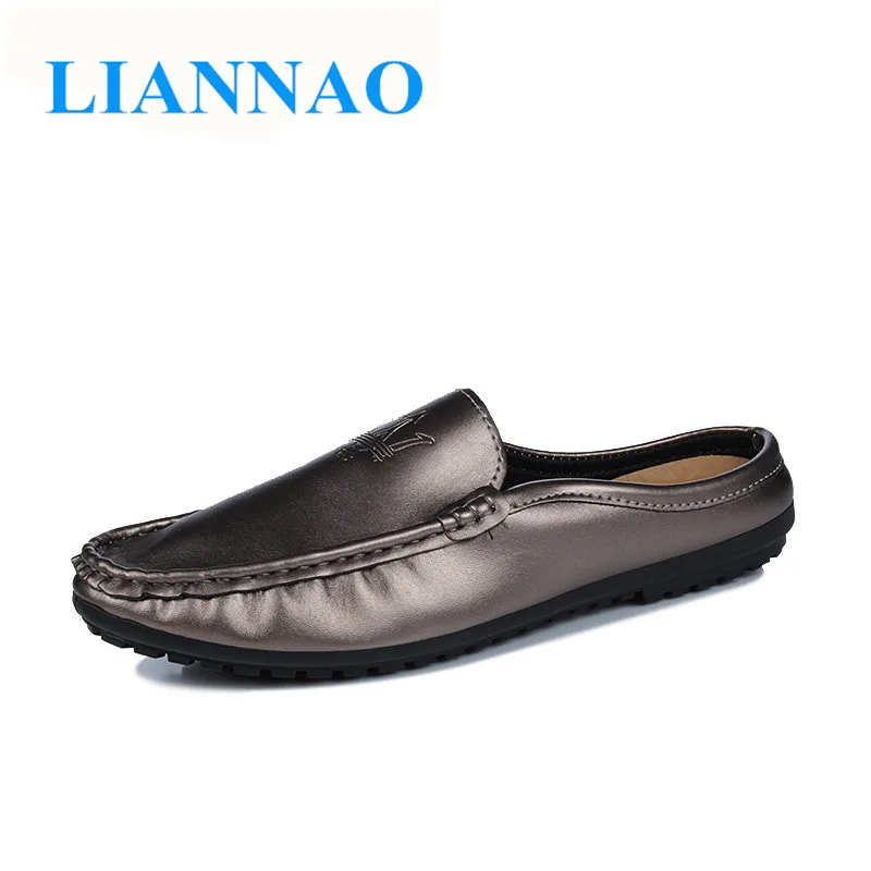 

2019 Men Slippers Fashion Casual Leather Shoes Men Slip On Shoes Light Flats Man Slides Summer Beach Shoes Chaussures hommes