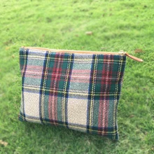Wholesale Blanks Plaid Tartan Cosmetic Bag Wool Acrylic Soft Material Cosmetic Case Makeup Bag with Zipper Closure DOM103405